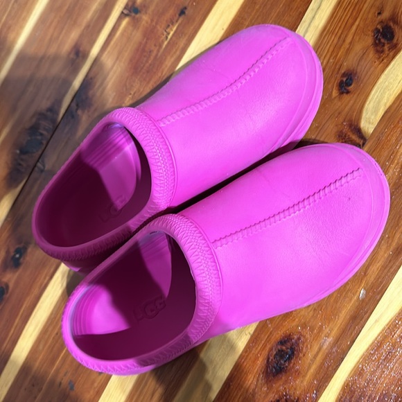 Ugg Tazman Waterproof Clog Slippers - Picture 2 of 5